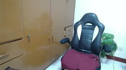 Snapshot of _ashley27 chatting on 2, 4, 2026 Angie online show from 2, 4, 2026