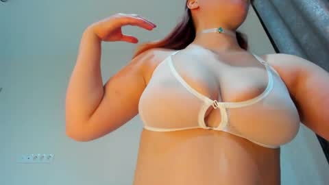 Snapshot of _ashley_collin_ chatting on 3, 5, 2026 Sofia online show from 3, 5, 2026