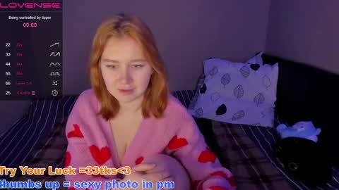 Snapshot of _aurareflection chatting on 3, 1, 2025 hello im Lira online show from 3, 1, 2025