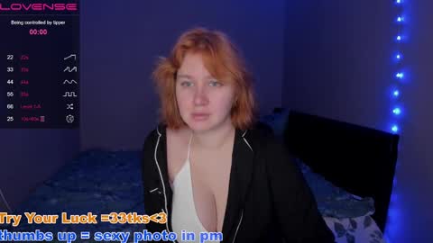 Snapshot of _aurareflection chatting on 3, 2, 2025 hello im Lira online show from 3, 2, 2025