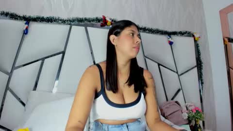 Snapshot of _aurora18 chatting on 30, 11, 2025 Aura online show from 30, 11, 2025