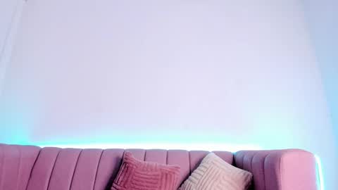 _aurora_collins_ online show from 4, 3, 2026