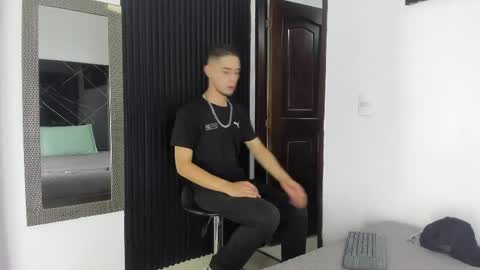 Snapshot of _axel_09 chatting on 21, 4, 2026 _axel_09 online show from 21, 4, 2026