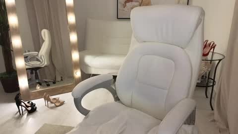 Beylly online show from 6, 3, 2025