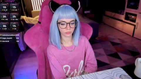 Snapshot of _black_fox__ chatting on 21, 4, 2026 Olivia Subscribe to my Fansly - online show from 21, 4, 2026