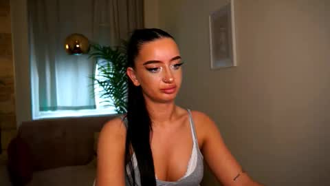 Snapshot of _blackpeaarl chatting on 21, 3, 2026 Pearl online show from 21, 3, 2026