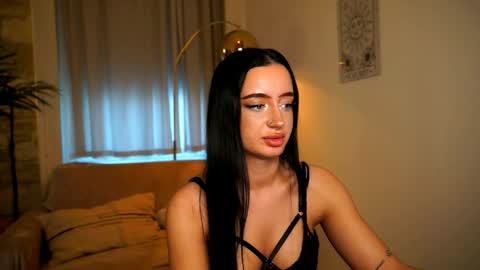 Snapshot of _blackpeaarl chatting on 17, 4, 2026 Pearl online show from 17, 4, 2026