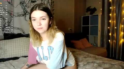 Snapshot of _blonde_barbie_ chatting on 4, 8, 2026 Elizabeth online show from 4, 8, 2026