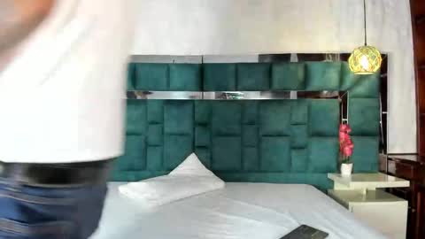 _bonnyandclyde online show from 4, 4, 2026