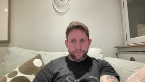 Snapshot of _british_hung_ chatting on 27, 2, 2025 UK BigThick Cock online show from 27, 2, 2025