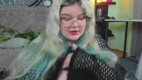 Snapshot of _candym1lky_ chatting on 9, 11, 2025 _candym1lky_ online show from 9, 11, 2025