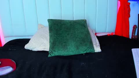 Carolina  online show from 15, 9, 2025