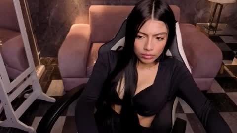 _charlottee_b online show from 30, 3, 2026