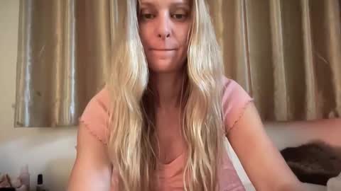 Chelsea xo online show from 18, 12, 2025