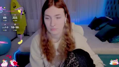 Snapshot of _chlo_e chatting on 28, 10, 2025 Alisa NO NUDE online show from 28, 10, 2025