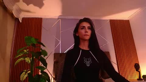 Snapshot of _coraliinee_ chatting on 15, 4, 2026 Coraline online show from 15, 4, 2026