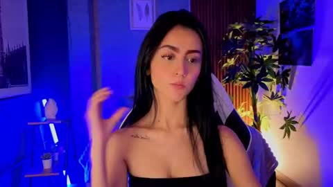 Snapshot of _coraliinee_ chatting on 16, 6, 2026 Coraline online show from 16, 6, 2026