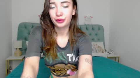 Snapshot of _cotton_candyy chatting on 17, 12, 2025 _cotton_candyy online show from 17, 12, 2025