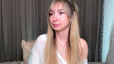 Snapshot of _crystal_moon_1 chatting on 6, 11, 2025 _crystal_moon_1 online show from 6, 11, 2025