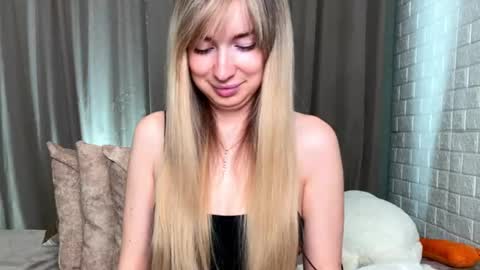 Snapshot of _crystal_moon_1 chatting on 17, 11, 2025 _crystal_moon_1 online show from 17, 11, 2025