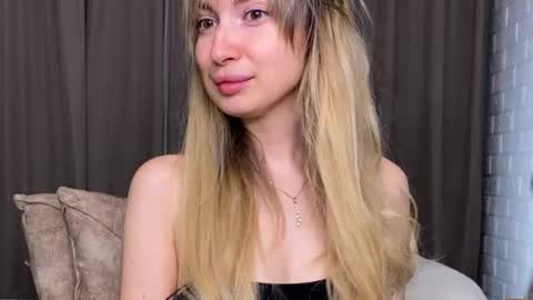 Snapshot of _crystal_moon_1 chatting on 22, 11, 2025 _crystal_moon_1 online show from 22, 11, 2025