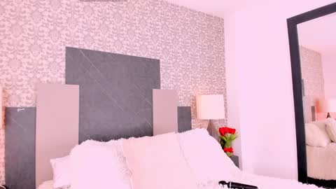     online show from 28, 1, 2025