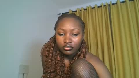 Snapshot of _cutestephanie chatting on 14, 11, 2025 STEPH online show from 14, 11, 2025