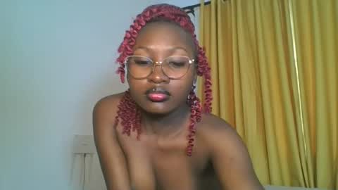 Snapshot of _cutestephanie chatting on 25, 11, 2025 STEPH online show from 25, 11, 2025