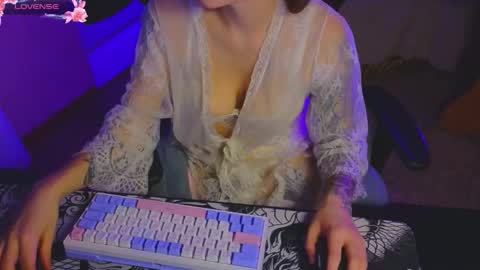 Snapshot of _d_love_ chatting on 2, 11, 2025 Dana online show from 2, 11, 2025