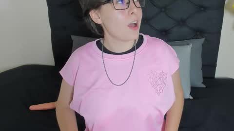 Snapshot of _daarcy chatting on 18, 3, 2026 Darcy online show from 18, 3, 2026