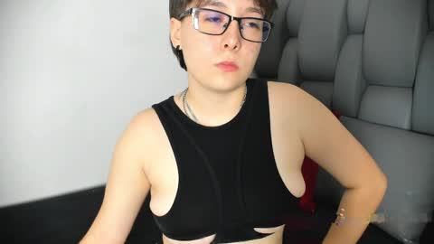 Snapshot of _daarcy chatting on 8, 4, 2026 Darcy online show from 8, 4, 2026