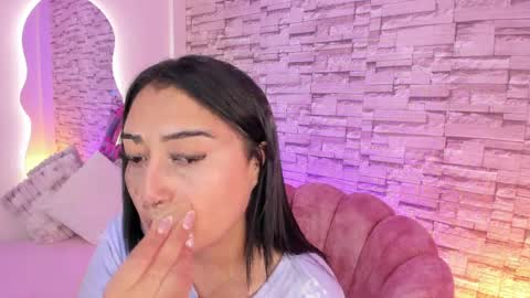 Snapshot of _elarossie_ chatting on 7, 4, 2026 Ela online show from 7, 4, 2026