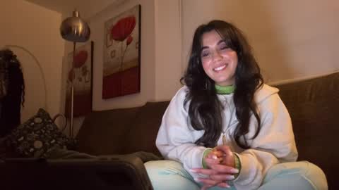 Snapshot of _elena_barra chatting on 22, 12, 2025 elena barra online show from 22, 12, 2025