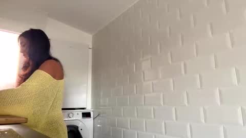 Snapshot of _elena_barra chatting on 21, 4, 2026 elena barra online show from 21, 4, 2026