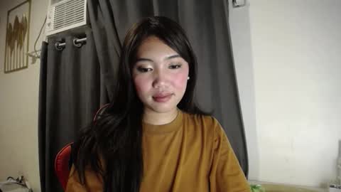 Snapshot of _ellevivien chatting on 27, 11, 2025 Elle online show from 27, 11, 2025