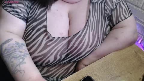Snapshot of _ellybelly_ chatting on 10, 4, 2026 LIsa online show from 10, 4, 2026