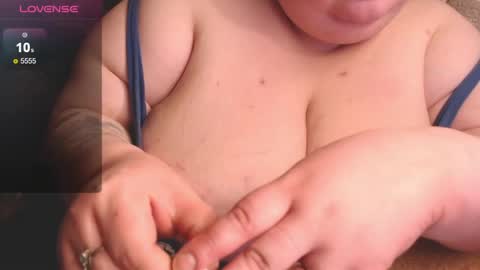 Snapshot of _ellybelly_ chatting on 5, 5, 2026 LIsa online show from 5, 5, 2026