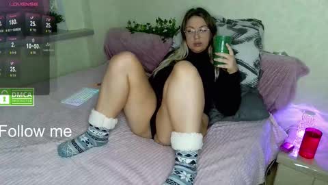 Snapshot of _elven_dreams__ chatting on 14, 11, 2025 chloue and Gretta online show from 14, 11, 2025