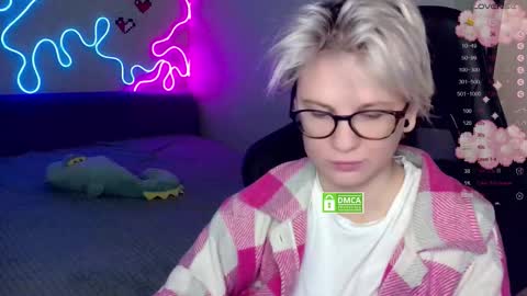 Snapshot of _elven_dreams__ chatting on 15, 11, 2025 chloue and Gretta online show from 15, 11, 2025