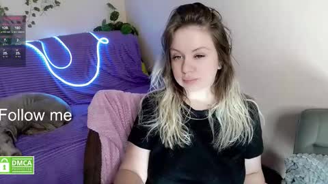 Snapshot of _elven_dreams__ chatting on 8, 3, 2026 chloue and Gretta online show from 8, 3, 2026