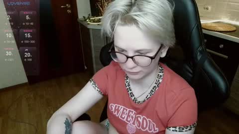 chloue and Gretta online show from 18, 7, 2026