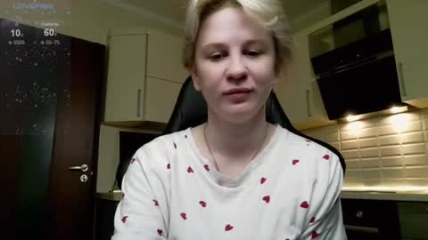 chloue and Gretta online show from 26, 7, 2026