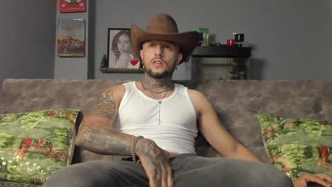 Snapshot of _emilio_escobar chatting on 6, 1, 2025 Emilio online show from 6, 1, 2025