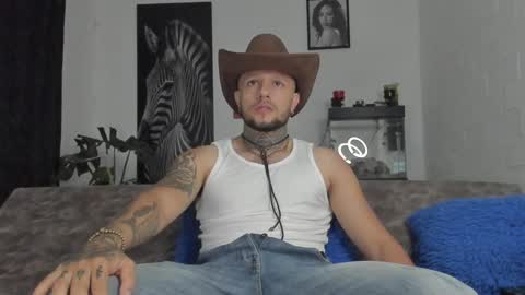 Snapshot of _emilio_escobar chatting on 8, 2, 2025 Emilio online show from 8, 2, 2025