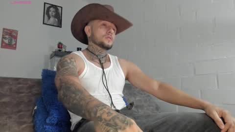 Snapshot of _emilio_escobar chatting on 26, 2, 2025 Emilio online show from 26, 2, 2025