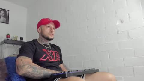 Snapshot of _emilio_escobar chatting on 1, 3, 2025 Emilio online show from 1, 3, 2025