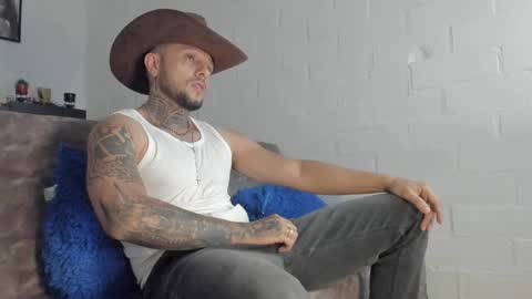Snapshot of _emilio_escobar chatting on 2, 3, 2025 Emilio online show from 2, 3, 2025