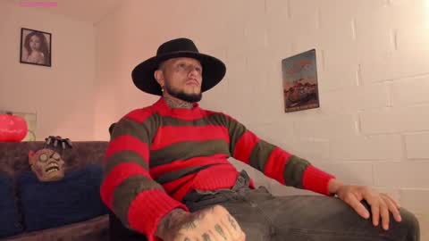 Snapshot of _emilio_escobar chatting on 13, 10, 2025 Emilio online show from 13, 10, 2025