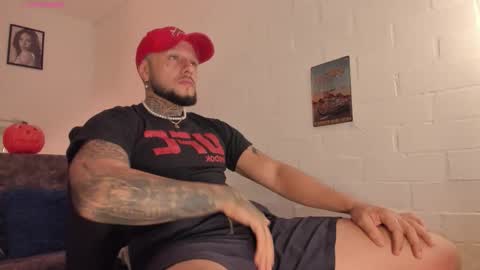 Snapshot of _emilio_escobar chatting on 16, 10, 2025 Emilio online show from 16, 10, 2025