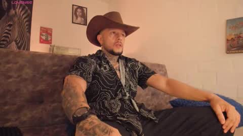 Snapshot of _emilio_escobar chatting on 29, 11, 2025 Emilio online show from 29, 11, 2025